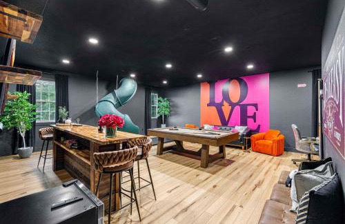 Candler Casa | Slide Speakeasy Movie Room Hot Tub Games Villa