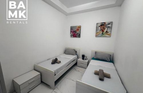 San Gwann Apartamento | Sliema Modern 2 Bedroom Apartment 1 Minute from the Promenade