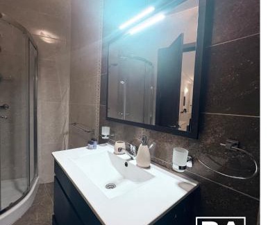 San Gwann Apartamento | Sliema Modern 2 Bedroom Apartment 1 Minute from the Promenade