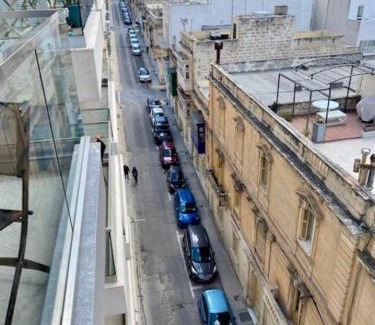 Tower Road Apartamento | Sliema, Stylish 1 Bedroom Apartment with Parking.