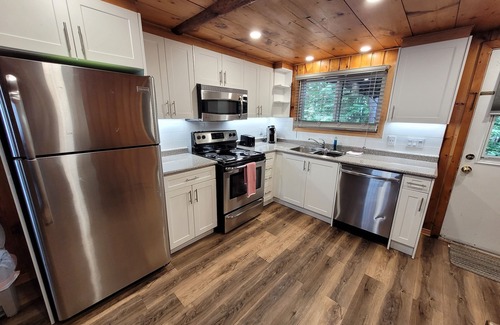 Petawawa Cabina | Slipper Inn Cabin at Pine Ridge Park