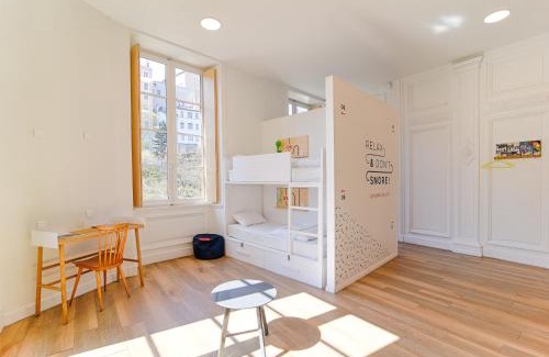 Griffon - Royale Hostal | SLO Hostel Lyon les Pentes