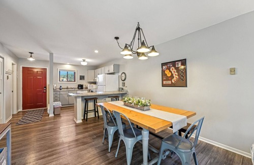 Lake Delton Condominio | Sloane Parkview 7 · Sloane Condo - Families, golfers, girl's trips!