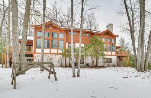 Boyne Falls Apartamento | Slopeside Boyne Mtn Resort Condo with Deck!