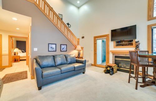 Boyne Falls Apartamento | Slopeside Boyne Mtn Resort Condo with Deck!