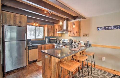 East Burke Apartamento | Slopeside Burke Mtn Condo with Amenity Access!