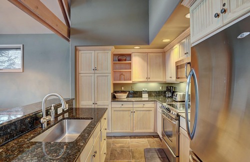 Beaver Creek Condominio | Slopeside Living - 3br 4ba At Pines Lodge 3 Bedroom Condo by RedAwning