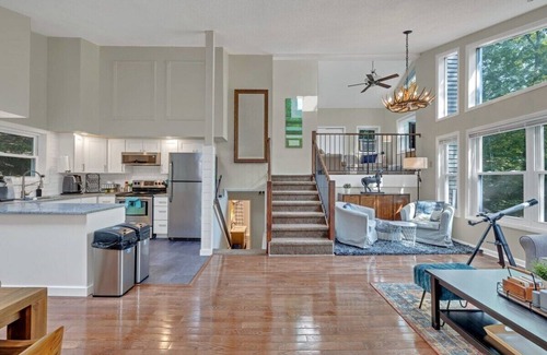 Bushkill Casa | Slopeside Lounge>GameRoom|Lakes|SwimmingPools|Dogs