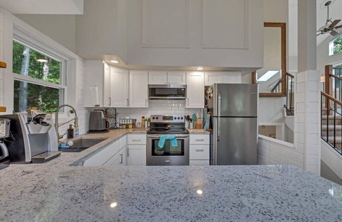 Bushkill Casa | Slopeside Lounge>GameRoom|Lakes|SwimmingPools|Dogs