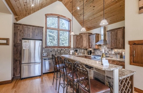 Old Town Casa | Slopeside Luxury Villa 136 I Ski Views I Steam Shower I Best Price I Discounted Attractions