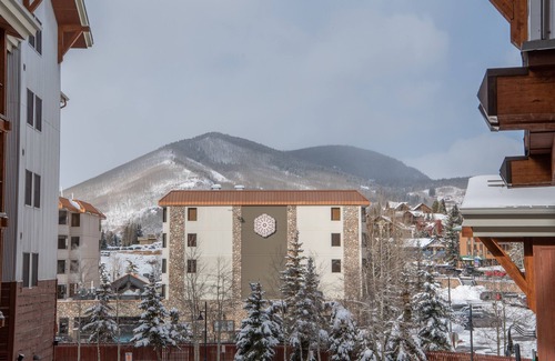 Crested Butte Condominio | Slopeside Studio Unit With Kitchenette Studio Bedroom Condo - No Cleaning Fee! by RedAwning