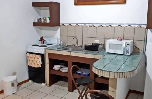 El Cerro Casa | APARTAMENTO PURA VIDA TOTALMENTE EQUIPADO -AC-WIFI - ESTACIONAMIENTO