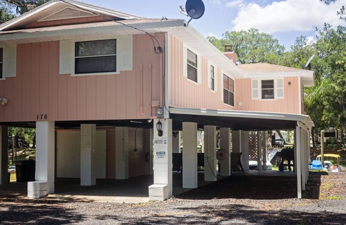 Old Town Casa | "Slow Tides" - Entire Cottage on the Suwannee River
