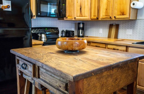 Kerrville Casa | Slowpoke Cabin on Turtle Creek