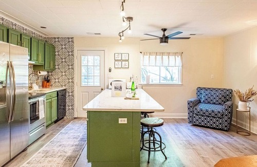 Rehoboth Beach Cabaña | Slps 8 - Comm. Pool - PetsOK - WD - King - Bikes