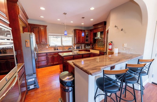 Pollock Pines Casa | Sly Park, Rubicon Trail, Hot Tub, Pool Table, Putting Green, BBQ, Deck, Sleeps10