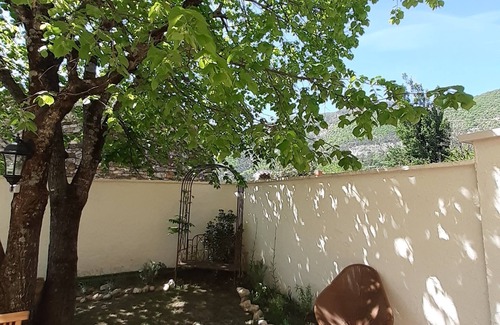 Roche-Saint-Secret Casa | Small apartment with private indoor pool