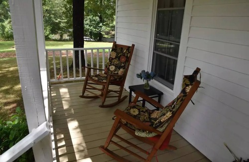 Demorest Casa | Small 1897 Farm House, super cozy on two acres