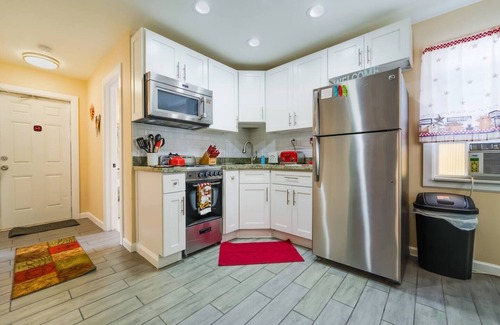 Lake Ridge Apartamento | Small 2BR / Fully Equipped Kitchen / Parking