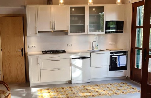 Valls Apartamento | Pequeña y confortable casa independiente. Espacioso jardín privado.3 km Valls