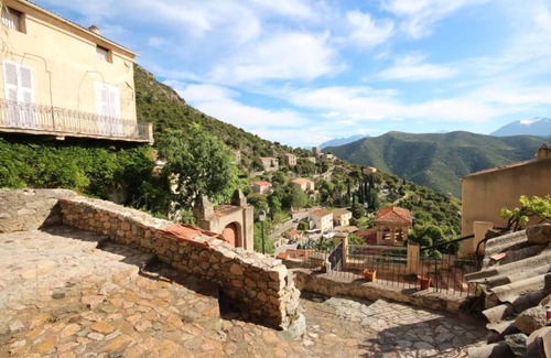 Lama Casa | Pequeña casa con encanto entre el mar y las montañas