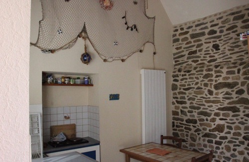 Corseul Casa | Pequeña casa de piedra con encanto entre tierra y mar