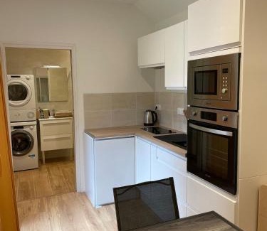 Lannion Apartamento | Small Cocoon Studio For 2 Pink Granite Coast