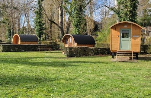 Abilly Casa | Small cosy Bluebell cabin in the French countryside