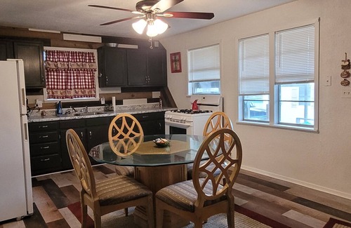 Powderly Casa | Small Cottage Home