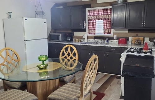 Powderly Casa | Small Cottage Home