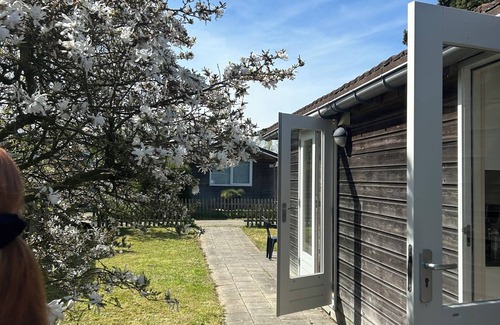 Warmenhuizen Casa | Small cottage not far from the Schoorl dunes - ideal for a break by the sea