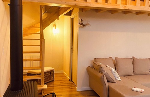 Quelven Casa | Small country house overlooking the valley, close to hiking trails