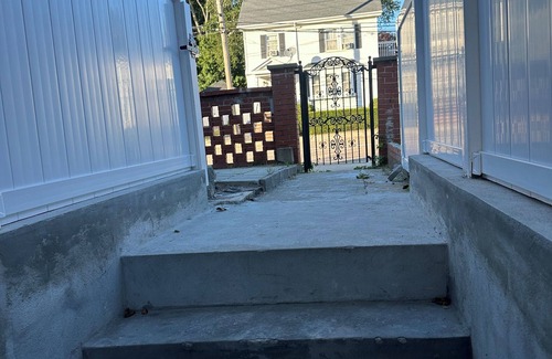 West Codman Hill - West Lower Mills Casa | Small Cozy 2 bedroom Unit in Boston.