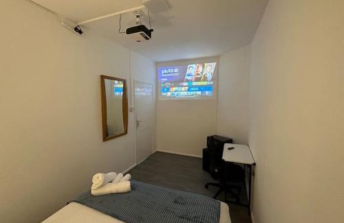 Weavers Casa | Small cozy private bedroom zone1
