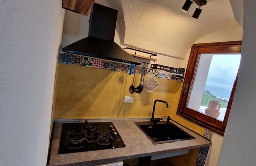Kamma Apartamento | Pequeño dammuso con piscina compartida y qué vista!