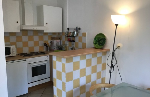 Cadereau Casa | Small flowered house with private garden near town center