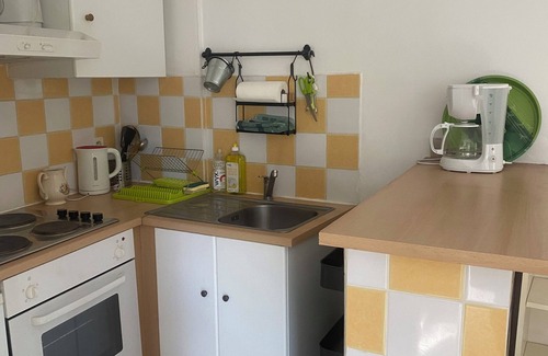 Cadereau Casa | Small flowered house with private garden near town center