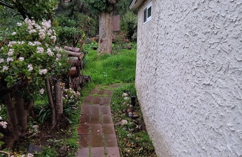 Central Escondido Apartamento | Small detached studio. Quiet. Private parking. Visitors wanting to explore SD.