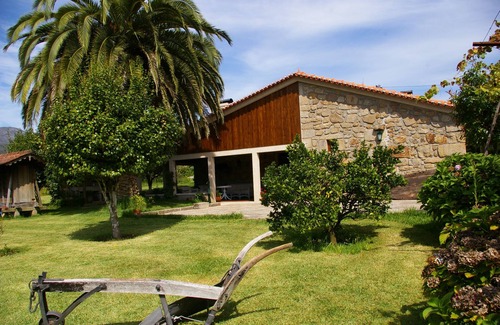 Estoraos Cabaña | Small farm by the river