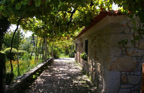 Estoraos Cabaña | Small farm by the river