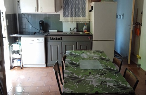 Saint-Bauzille-de-Putois Apartamento | Small mazet with garden 400 metres2, swimming pool 10 m2, shady garden