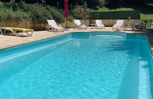 Osse-en-Aspe Casa | Pequeña casa rural en propiedad de 5 ha, piscina, sauna, gimnasio, caballos, burro