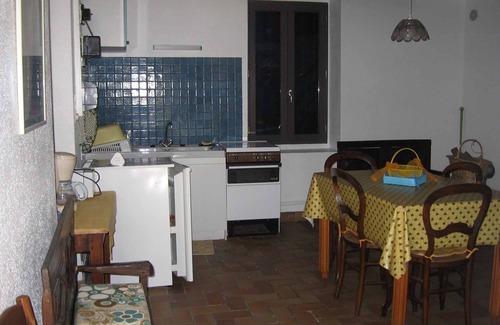 Massiac Casa | Pequeña casa en el corazón del Cantal, Massiac
