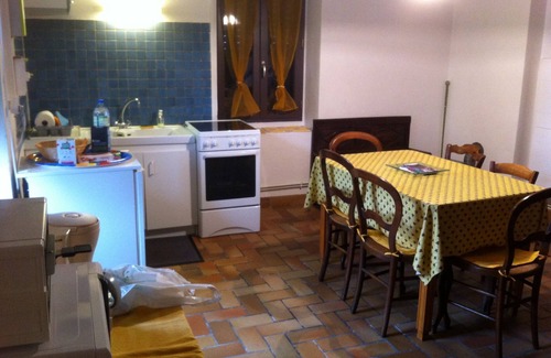 Massiac Casa | Pequeña casa en el corazón del Cantal, Massiac