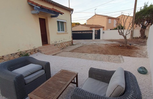 L'Evescat Casa | Small house near the sea