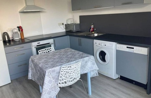 Angoulins Casa | Small house near shops