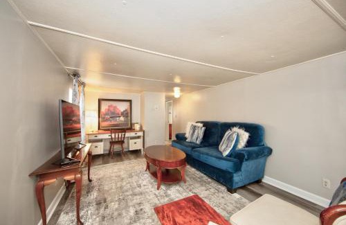 Bel Air Casa | Small House on Gentleman’s Farm