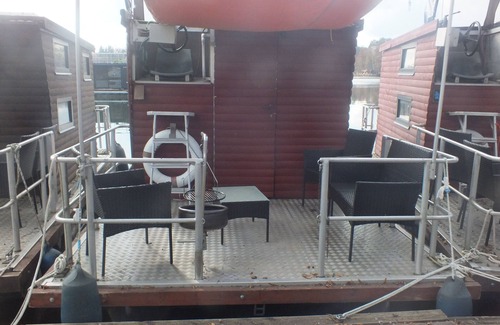 Hohenlychen Alquiler De Eote | Small houseboat ideal for fishing or experiencing nature!