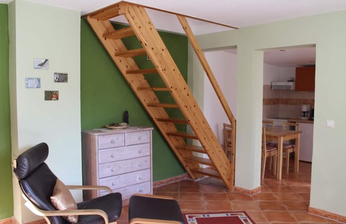 Lauterbach Casa | Pequeña cabaña aislada en una gran pradera y la huerta de la tierra