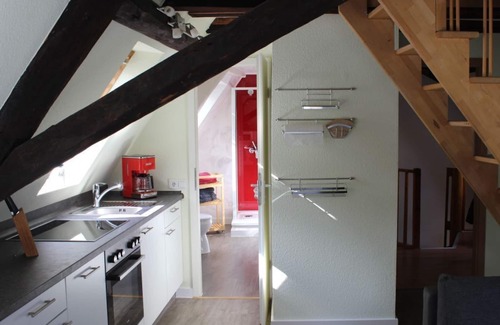 Neuendorf Apartamento | Pequeño loft en el ático - vista directa del Rin